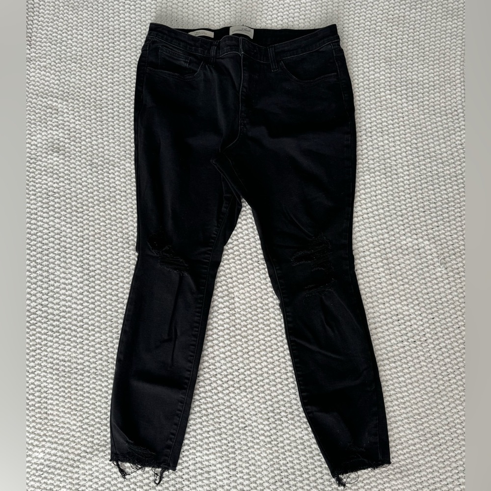 Universal thread ripped black jeans